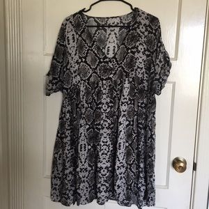 Zara Black Cream Mini Sundress with Puff Sleeves and Scoop Neck